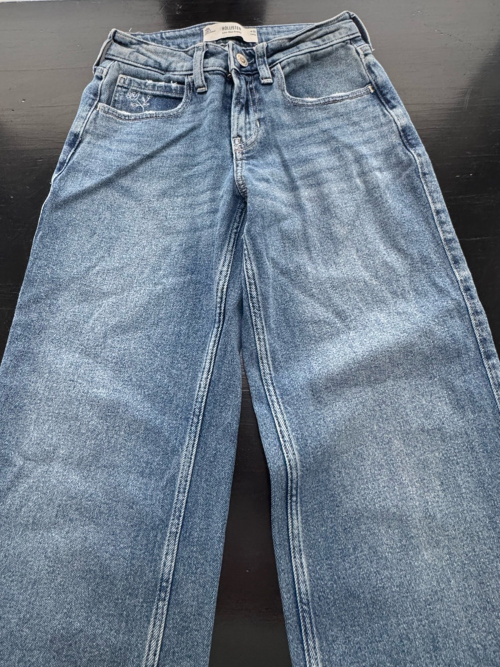 Hollister Jeans Low Rise Baggie Size 23 Long Embroidered